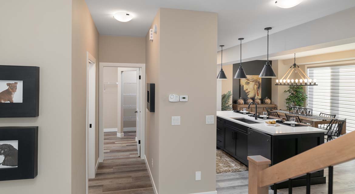 3.Foyer-20-Merkel-Manza-Blvd-The-Avalon-DG15-B-Broadview-Homes-Winnipeg