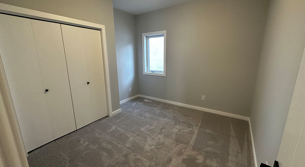 DG16Bedroom1