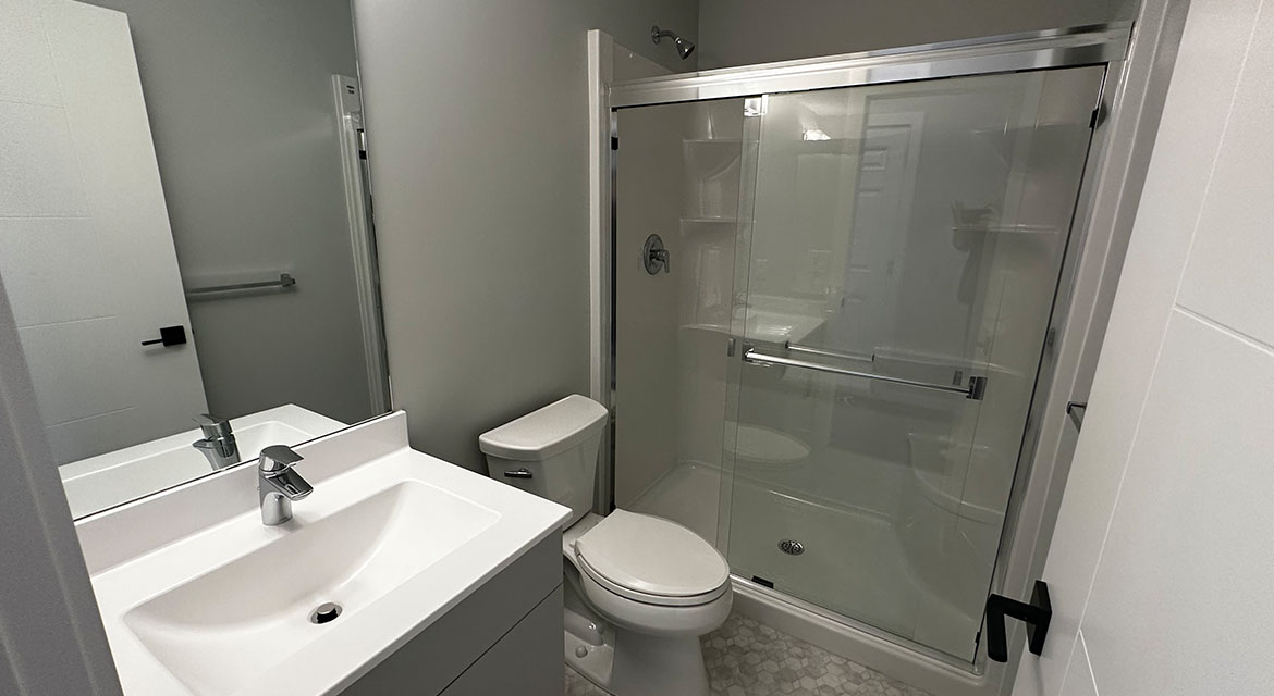 DG16MainFloorBath