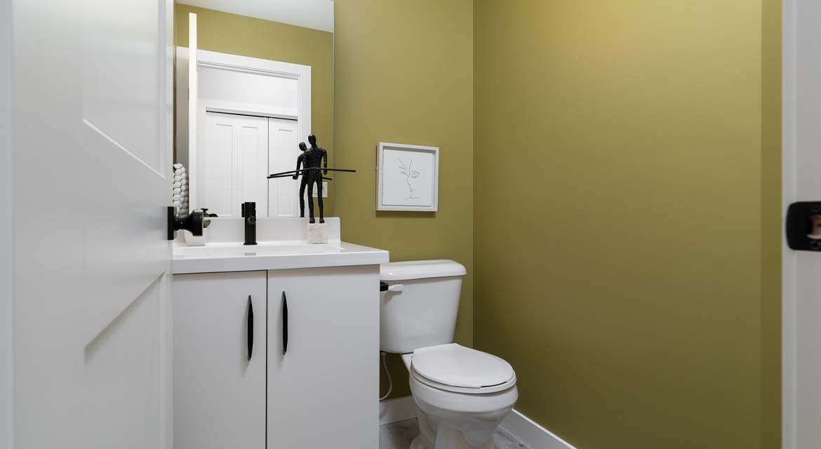 12.Powder-room-139-Middlechurch-Gate-DG-44-F-The-Monteray-Broadview-Homes-Winnipeg