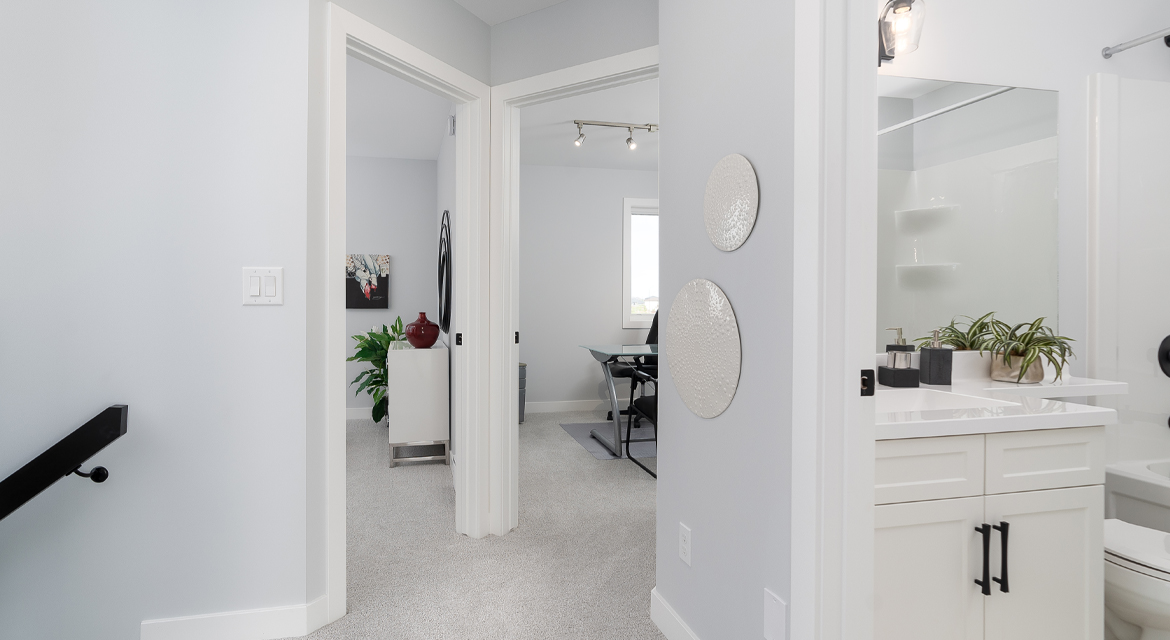 10. Second Floor Hall - 326 Tanager The Torres RG 106 D Broadview Homes Winnipeg