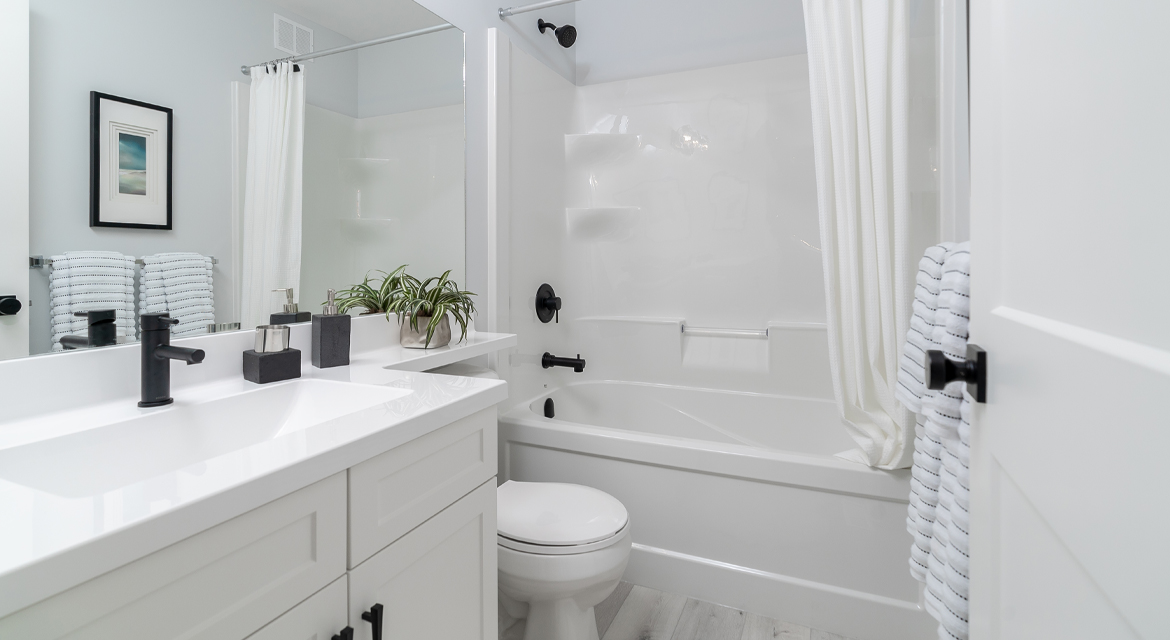 11. Main Bathroom - 326 Tanager The Torres RG 106 D Broadview Homes Winnipeg