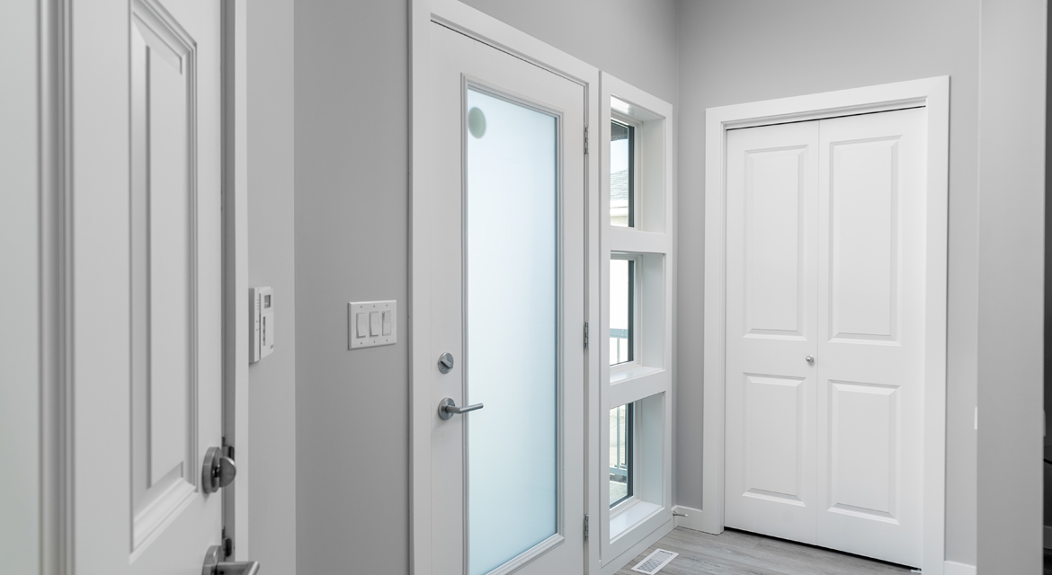 2. Foyer - 302 Tanager Trail DG 23 B The Grayson Broadview Homes Winnipeg