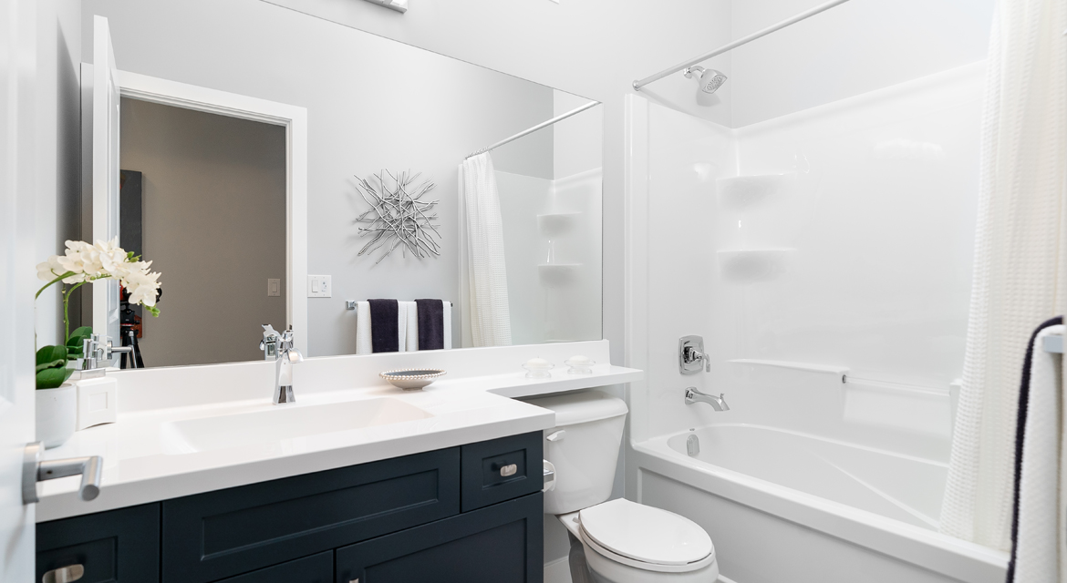 8. Main Bathroom - 302 Tanager Trail DG 23 B The Grayson Broadview Homes Winnipeg