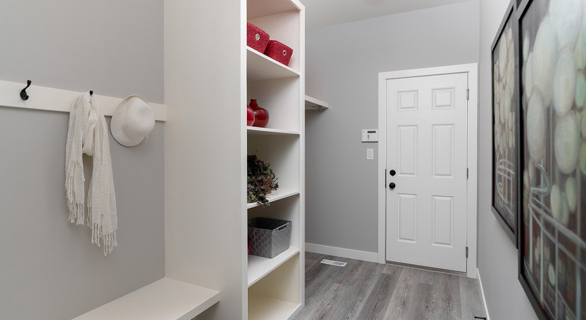 11. Mudroom - 464 Maconnell The Pritchard DG 50 B Broadview Homes Winnipeg