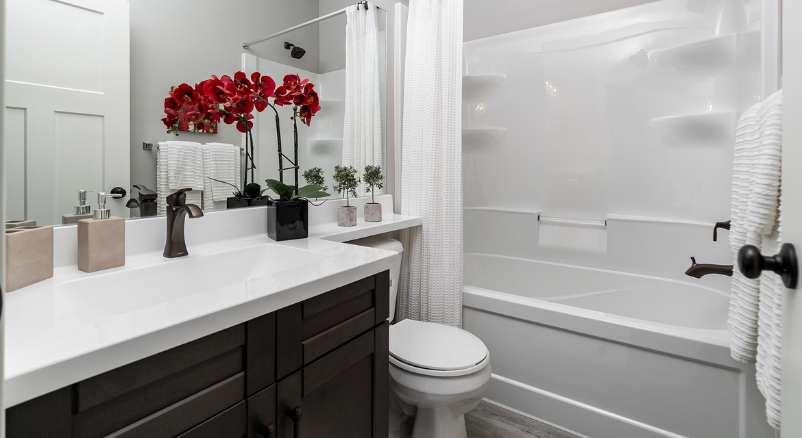 13. Main Bathroom - 464 Maconnell The Pritchard DG 50 B Broadview Homes Winnipeg