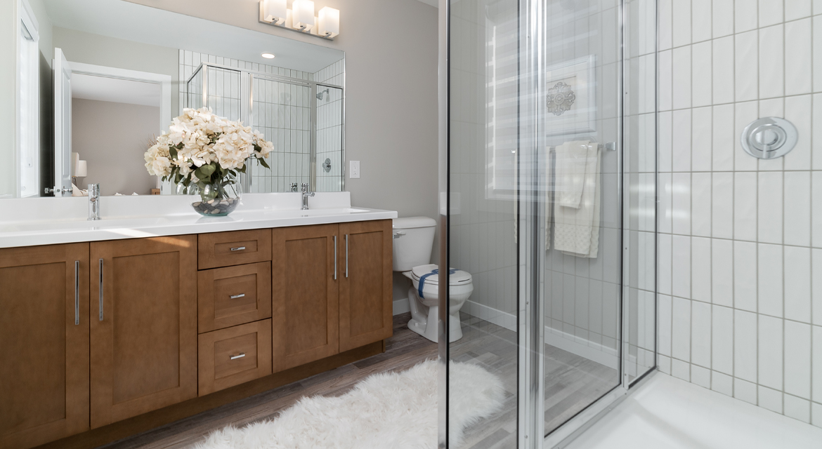 20. Ensuite - 5 Orion The Atwood DG 45 A Broadview Homes Winnipeg
