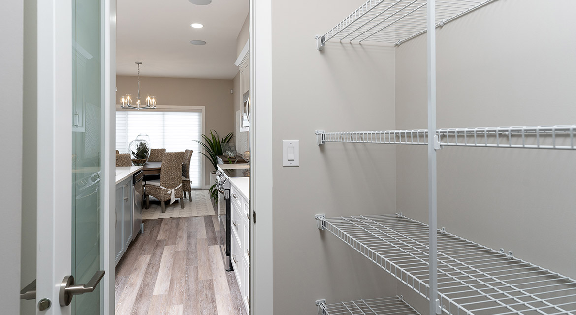15. Pantry - 63 Crestmont Drive The Harlow DG 17 A Broadview Homes Winnipeg