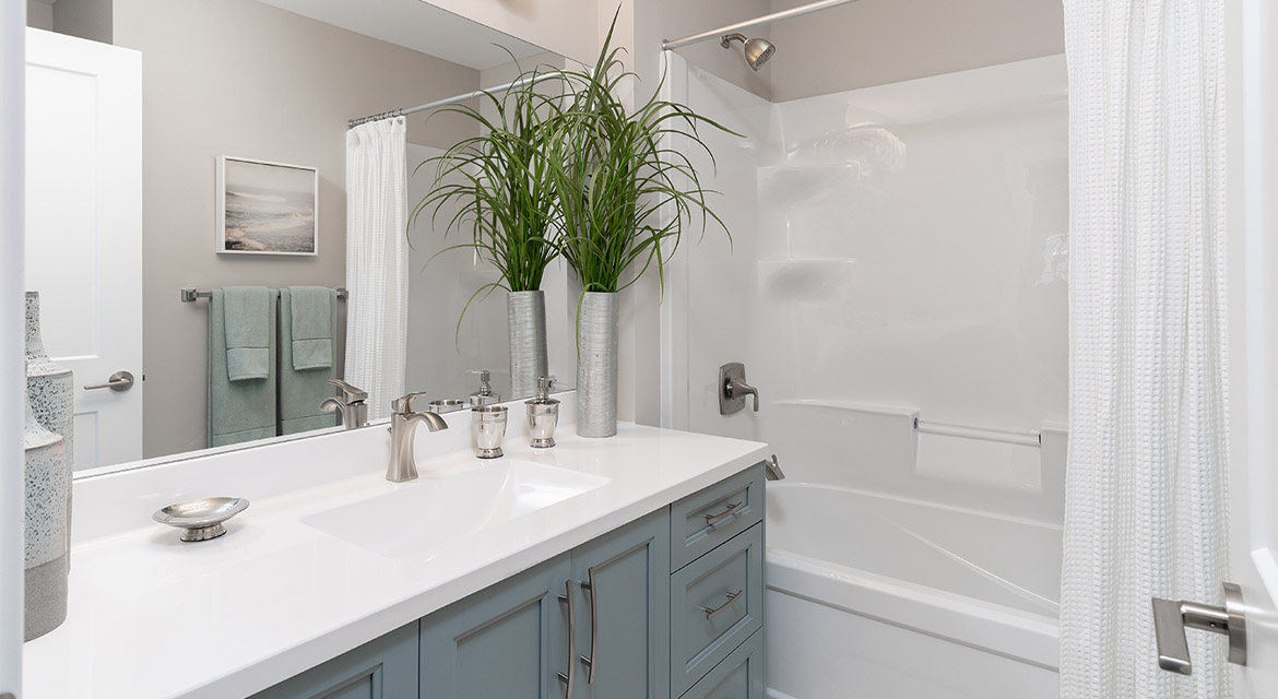 18. Main Bathroom - 63 Crestmont Drive The Harlow DG 17 A Broadview Homes Winnipeg