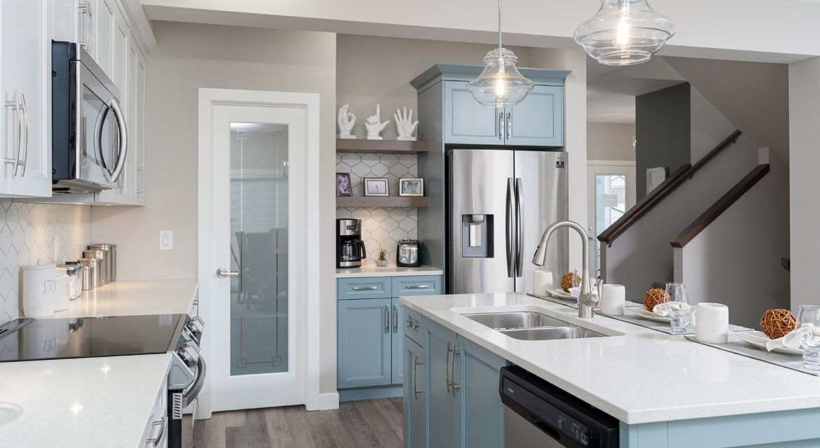 7. Kitchen - 63 Crestmont Drive The Harlow DG 17 A Broadview Homes Winnipeg