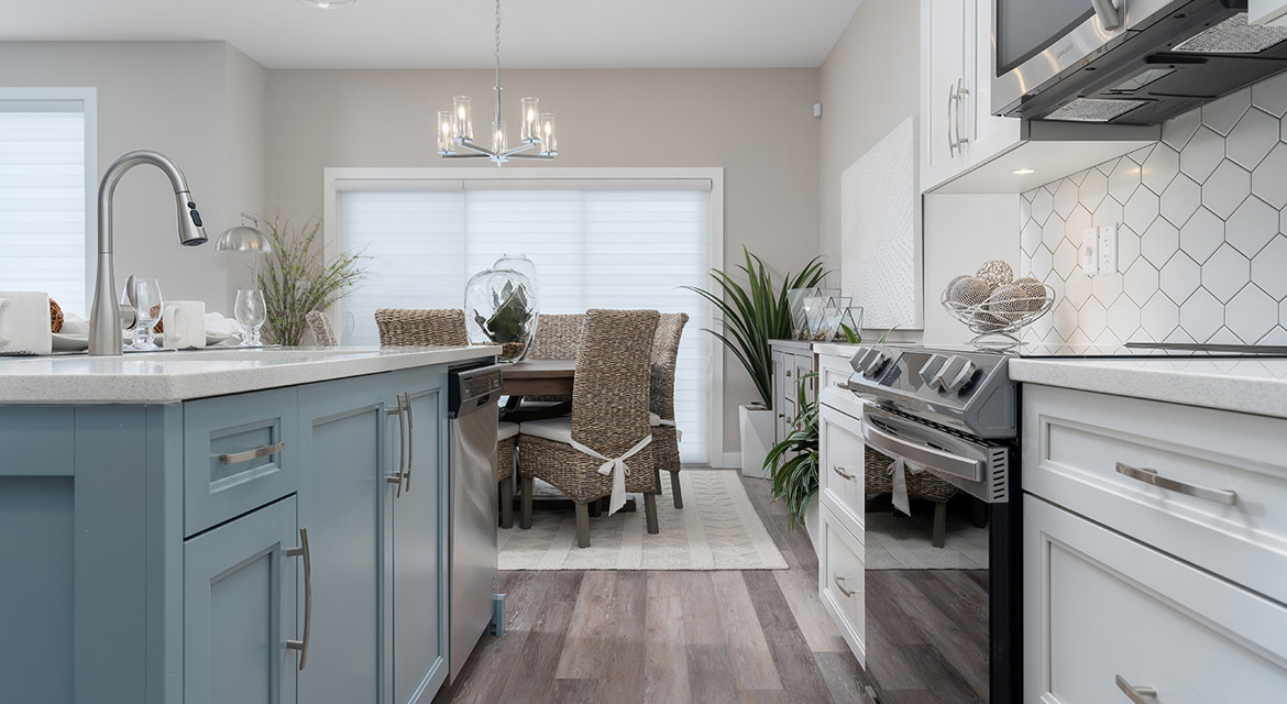 8. Kitchen - 63 Crestmont Drive The Harlow DG 17 A Broadview Homes Winnipeg
