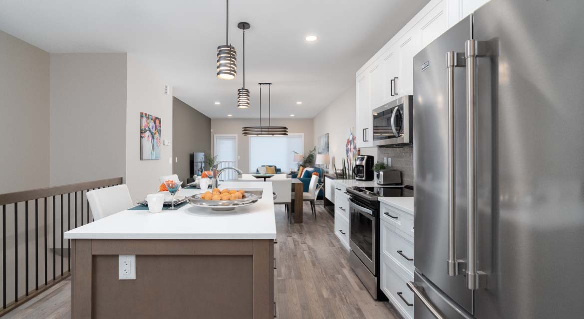 6.Kitchen-104-Middlechurch-Gate-The-Jasper-DGA-01-A-Broadview-Homes-Winnipeg-Parkview-Pointe