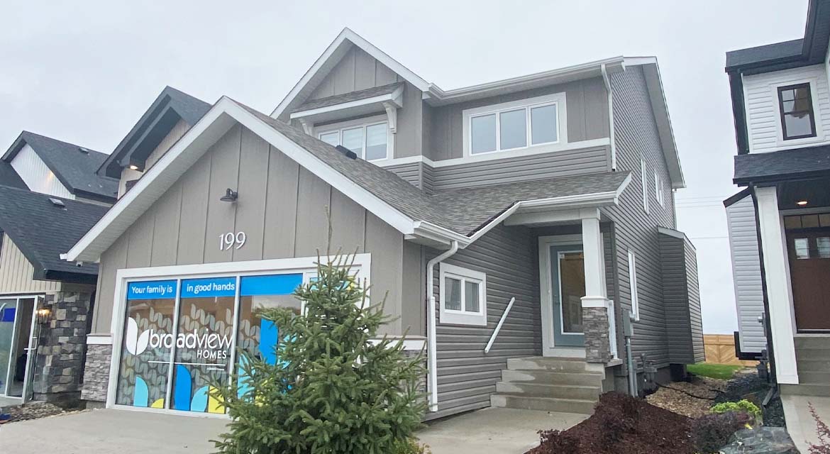 1.Exterior-199-Big-Bluestem-The-Harlow-DG-17-B-Broadview-Homes-Winnipeg-Unpro