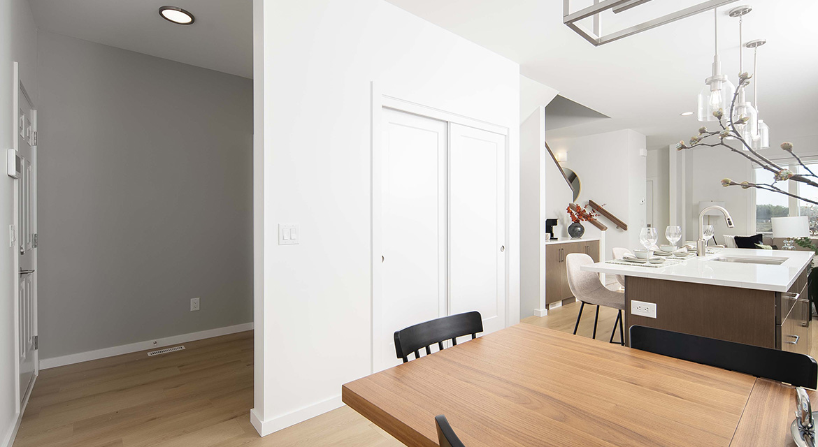 RG110CKitchen,EatingArea,BackDoor