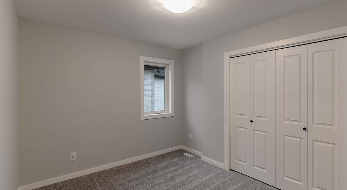 RG106EBedroom2