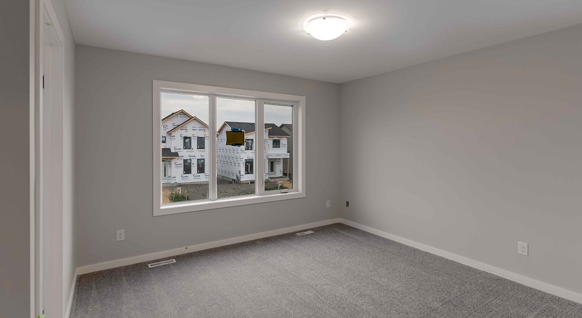 RG106EPrimaryBedroom