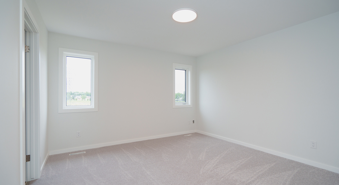 DG18DPrimaryBedroom