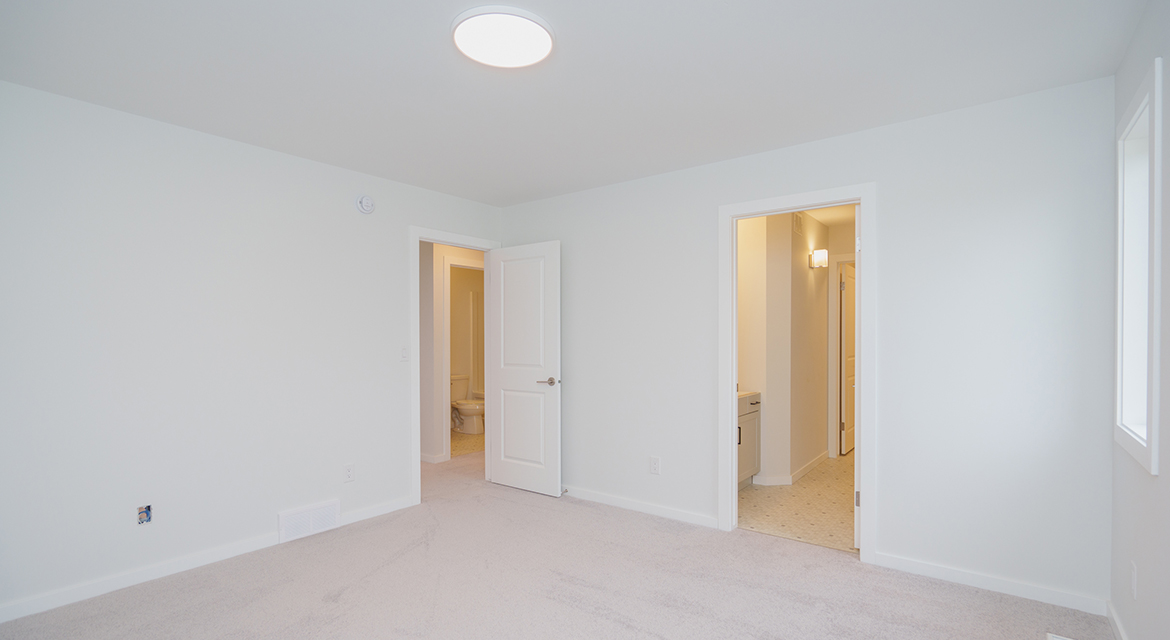 DG18DPrimaryBedroom2