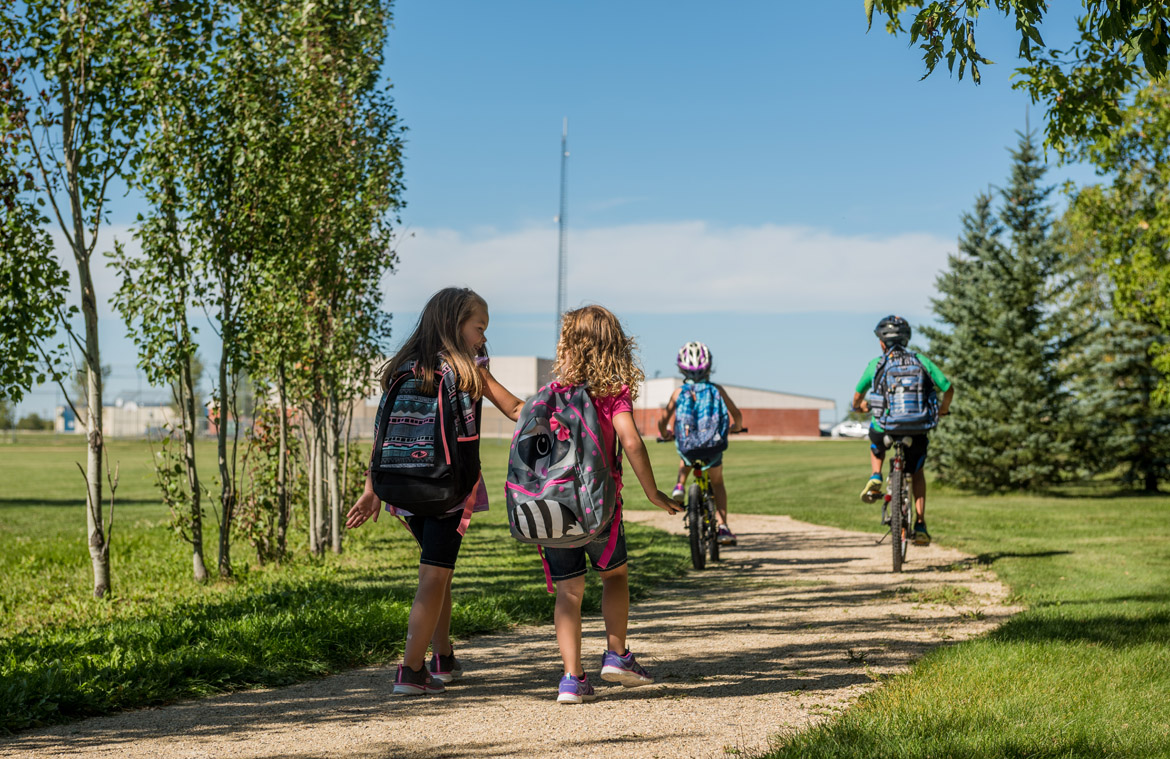 content-image-kids-walking-things-to-consider-when-choosing-your-lot content-image-kids-walking-things-to-consider-when-choosing-your-lot