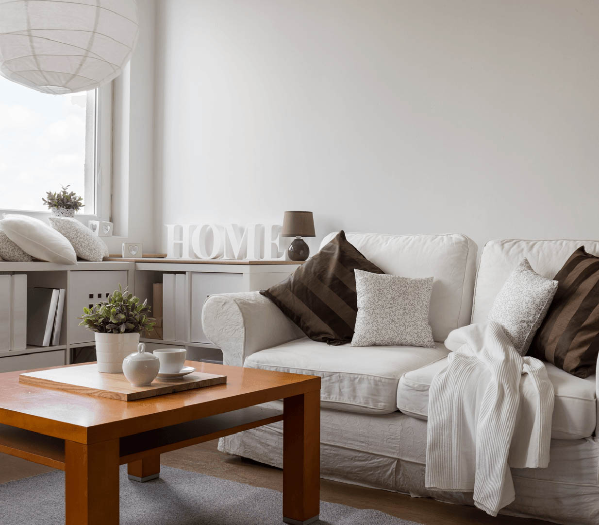 Home Decor Tips for People Who Can’t Decorate Living Room Image