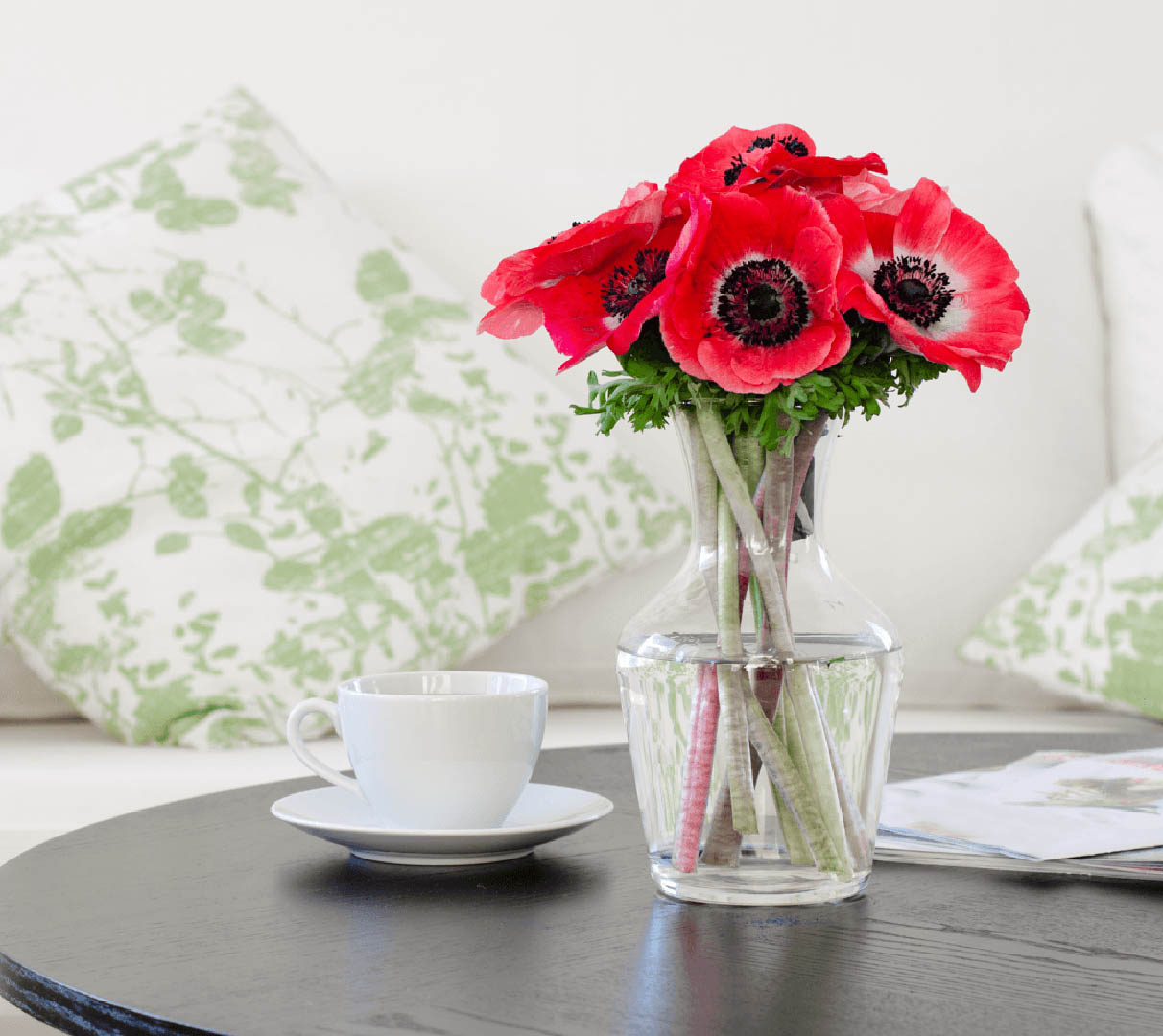 Staging Secrets to Sell Your Home Quickly Flower Vase Image
