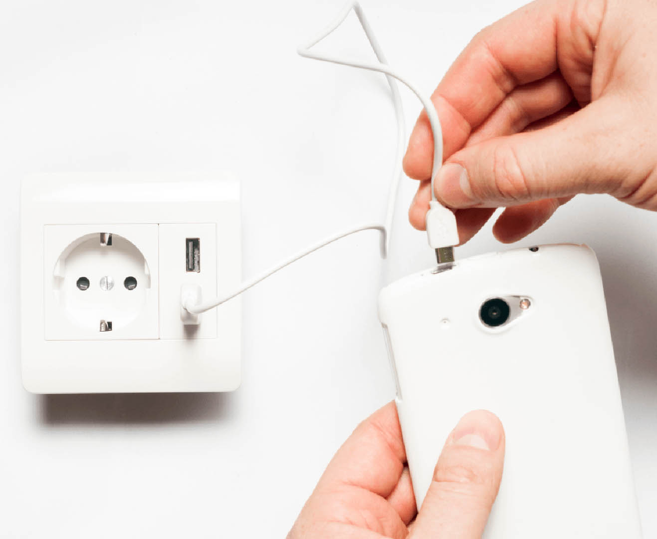 Household Tech Hacks That Make Your Life Easier Socket Image