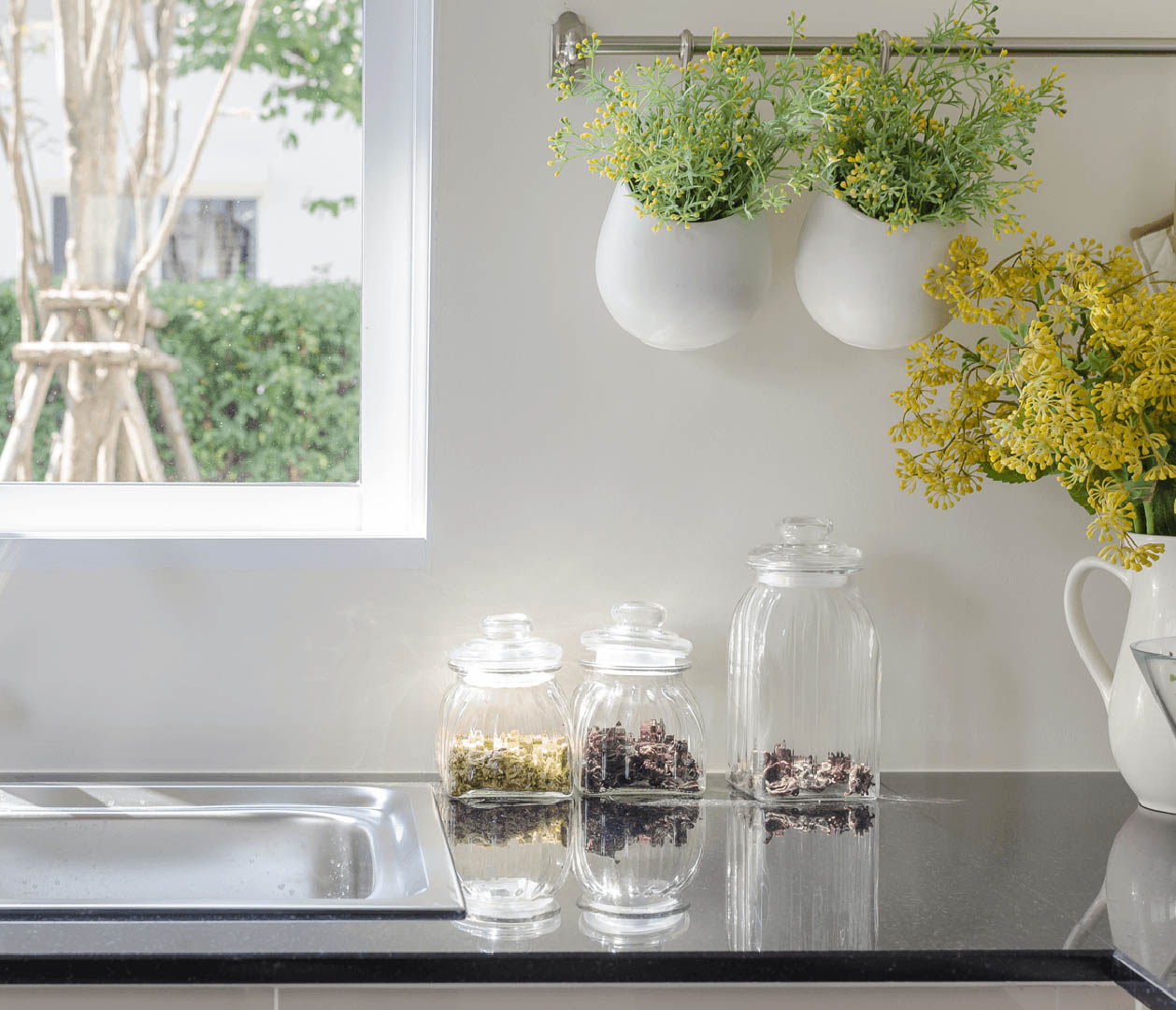 Using Plants to Purify The Air in Your Home Kitchen Sink Image