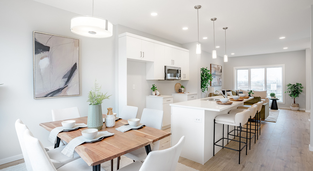 Rg10aeatingarea&kitchen2