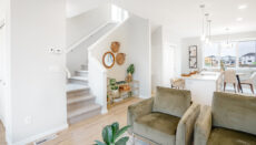 Rg10afrontgreatroom&kitchen