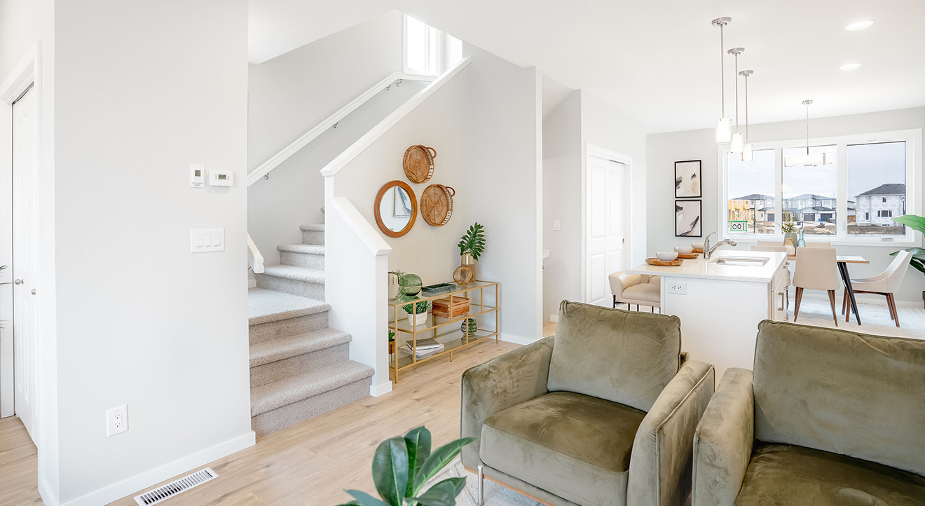 Rg10afrontgreatroom&kitchen