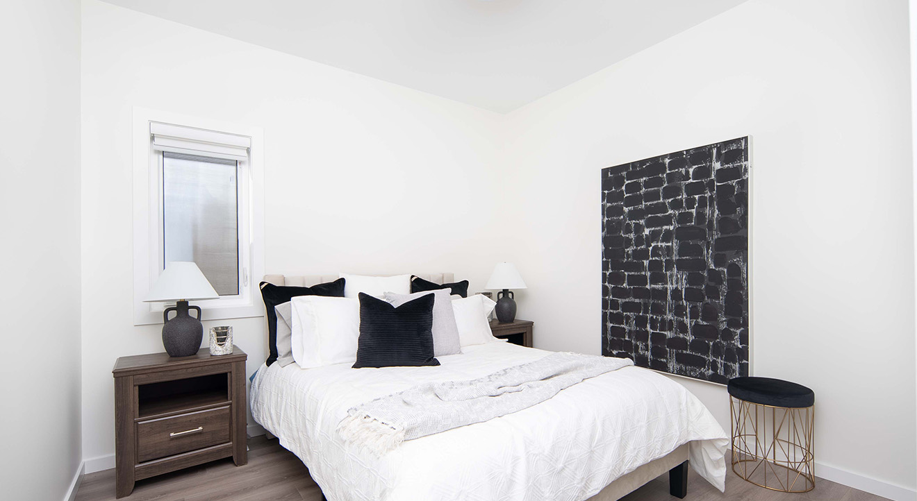 Dg16hmainfloorbedroom