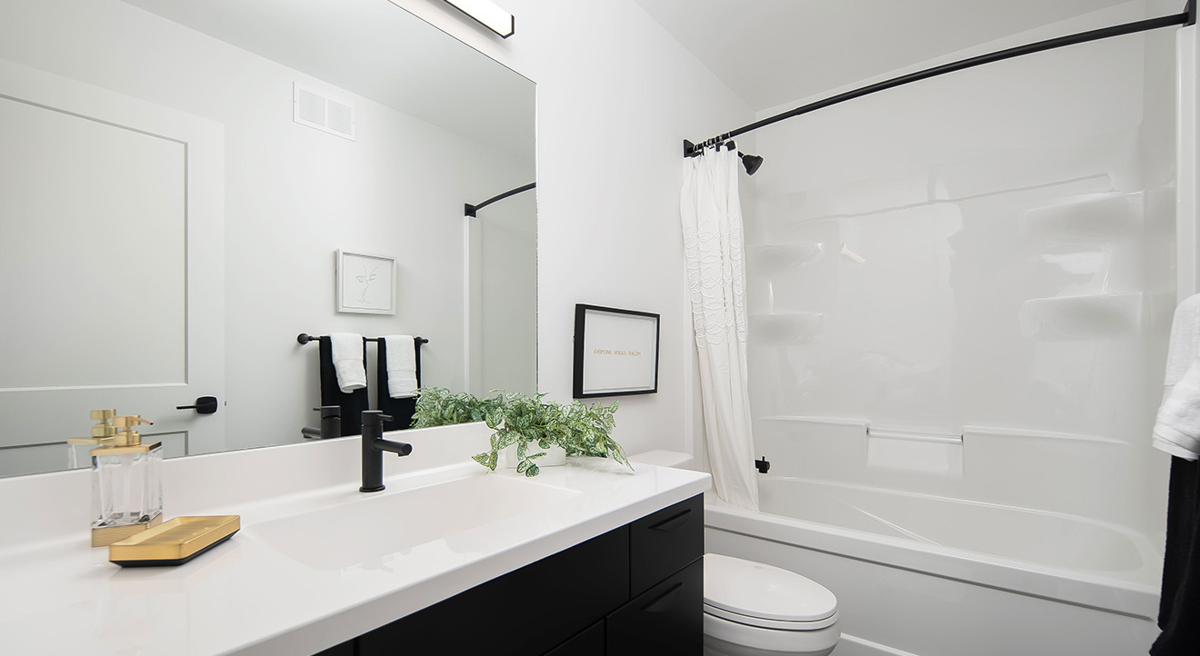 Dg45bupstairsmainbath