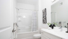 Dg47bmainfloorfullbath