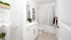 Dg47bupstairsmainbath