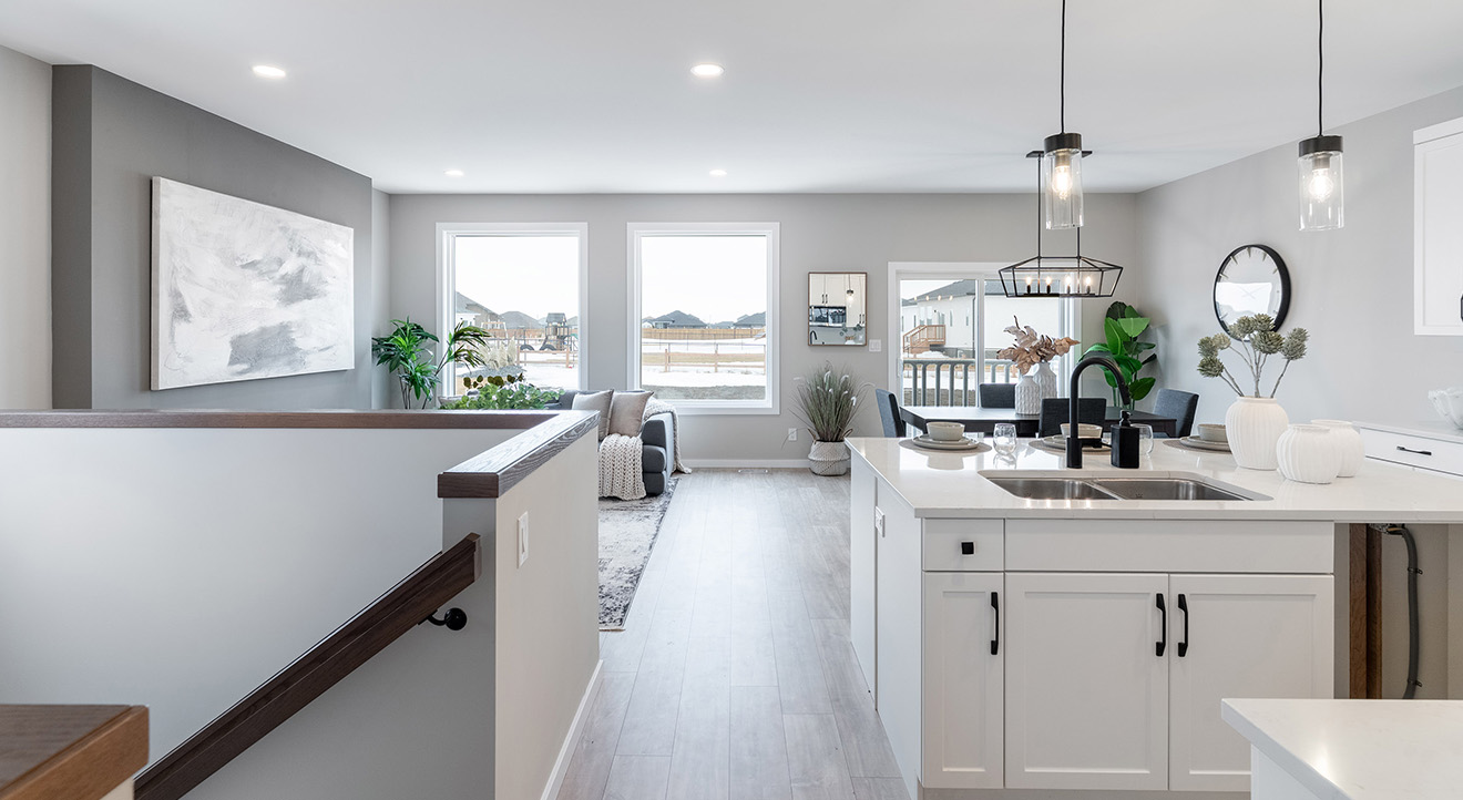 Dg50afrontentry&kitchen