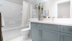 Rg105aupstairsmainbath