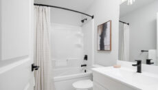 Rg106dupstairsmainbath