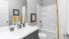 Rg107amainfloorfullbath