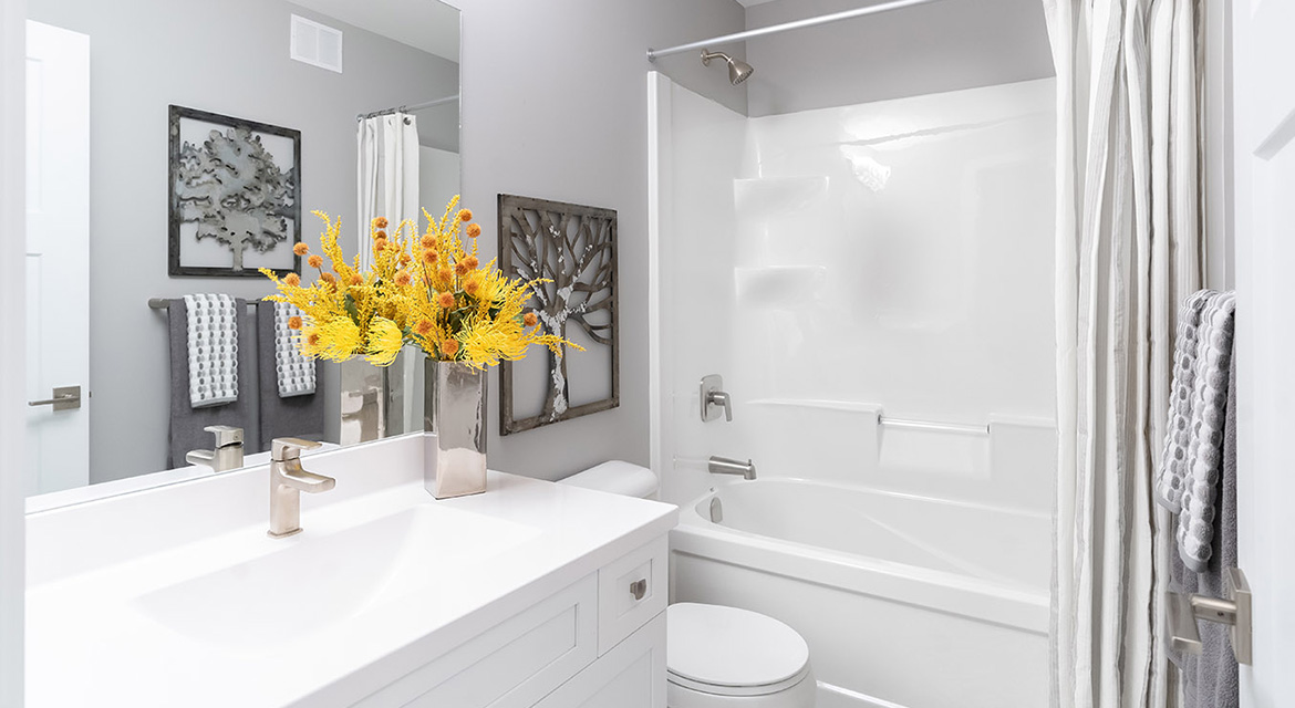 Rg107aupstairsmainbath