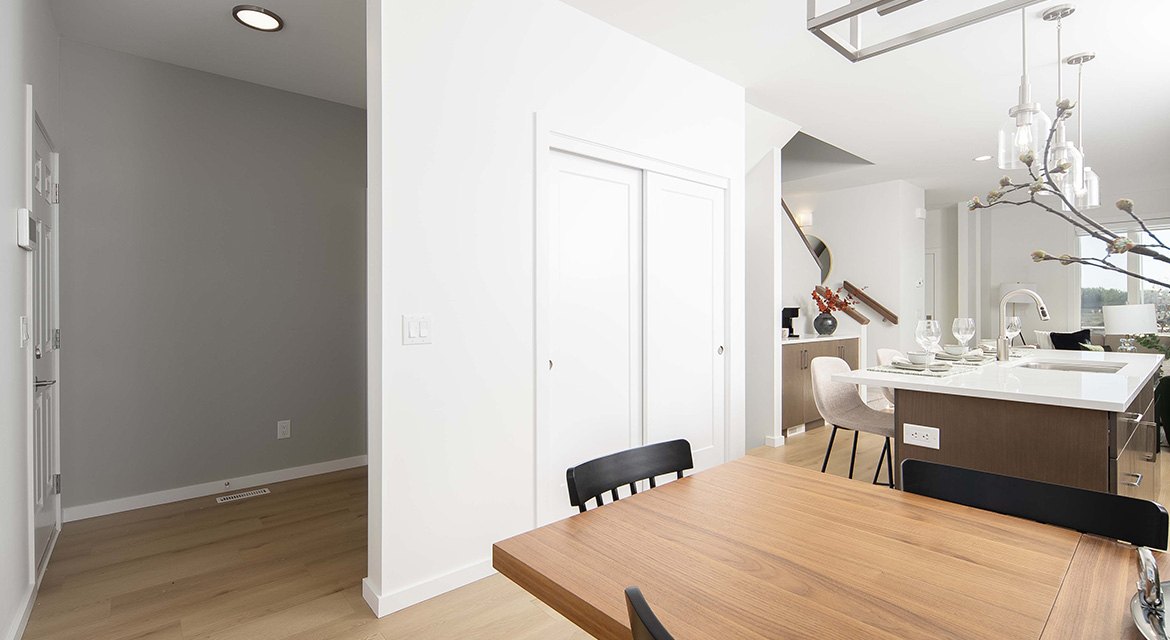 Rg110cdining&backentry