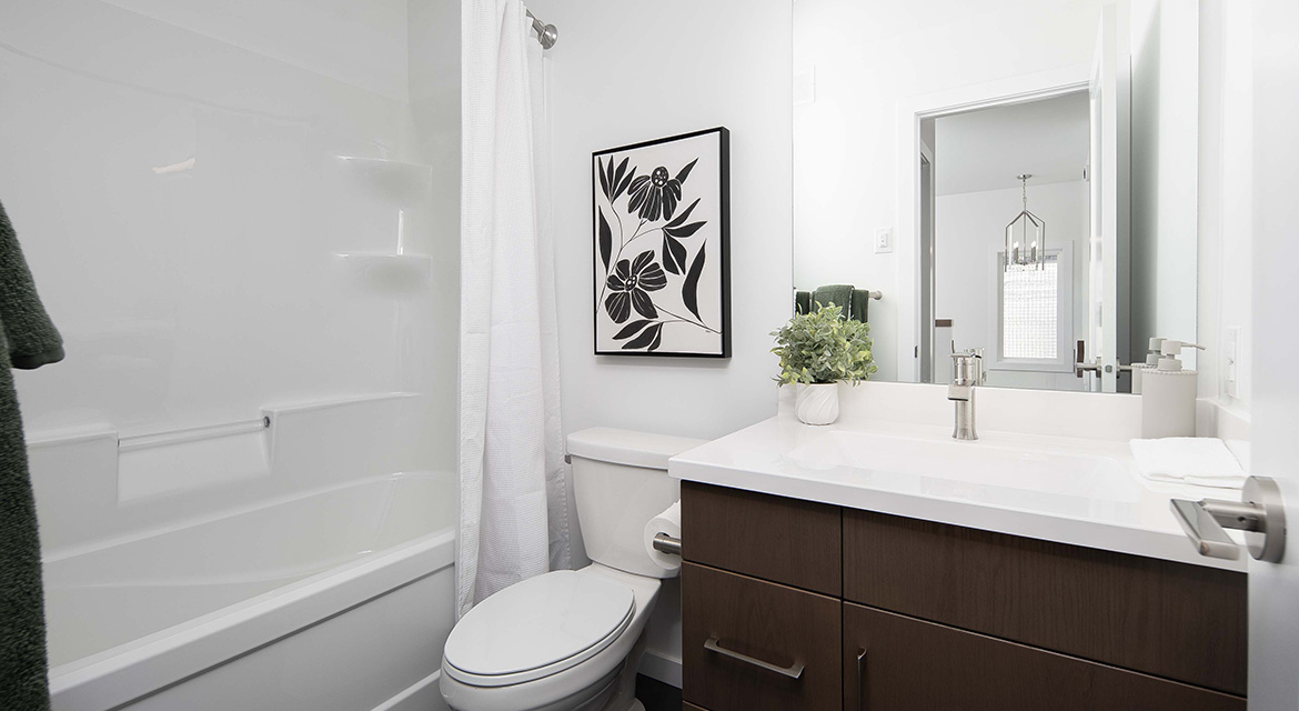 Rg110cupstairsmainbath