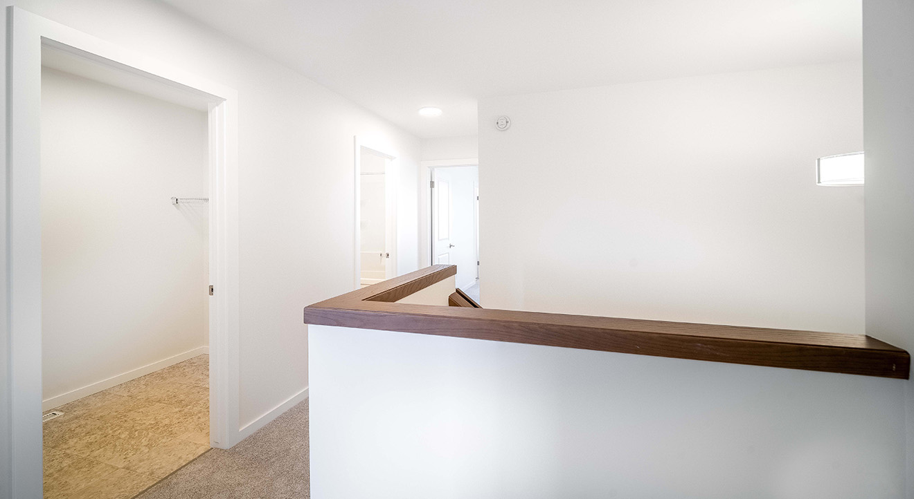 Sg1aupstairslanding&stubwall