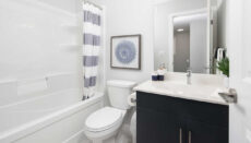 Sga16aupstairsmainbath