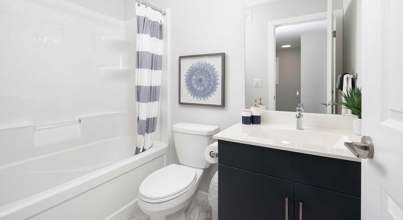 Sga16aupstairsmainbath