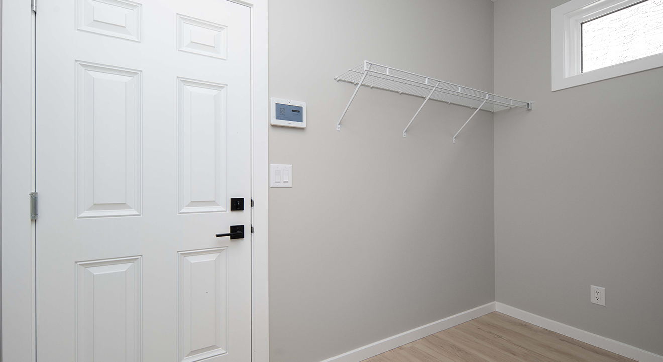 Dg11arearentry,mudroom