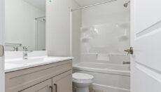 Dg8bupstairsmainbath