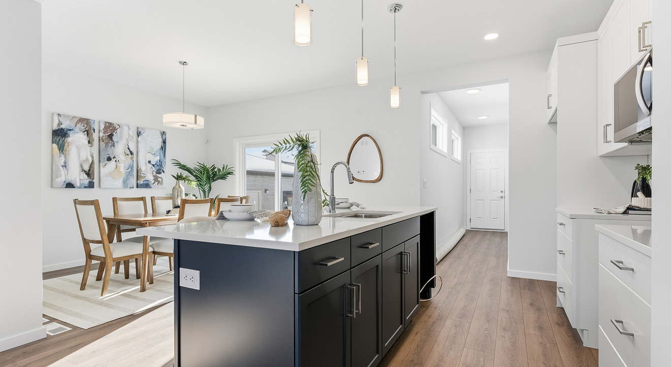 Rg75bkitchen&eatingarea