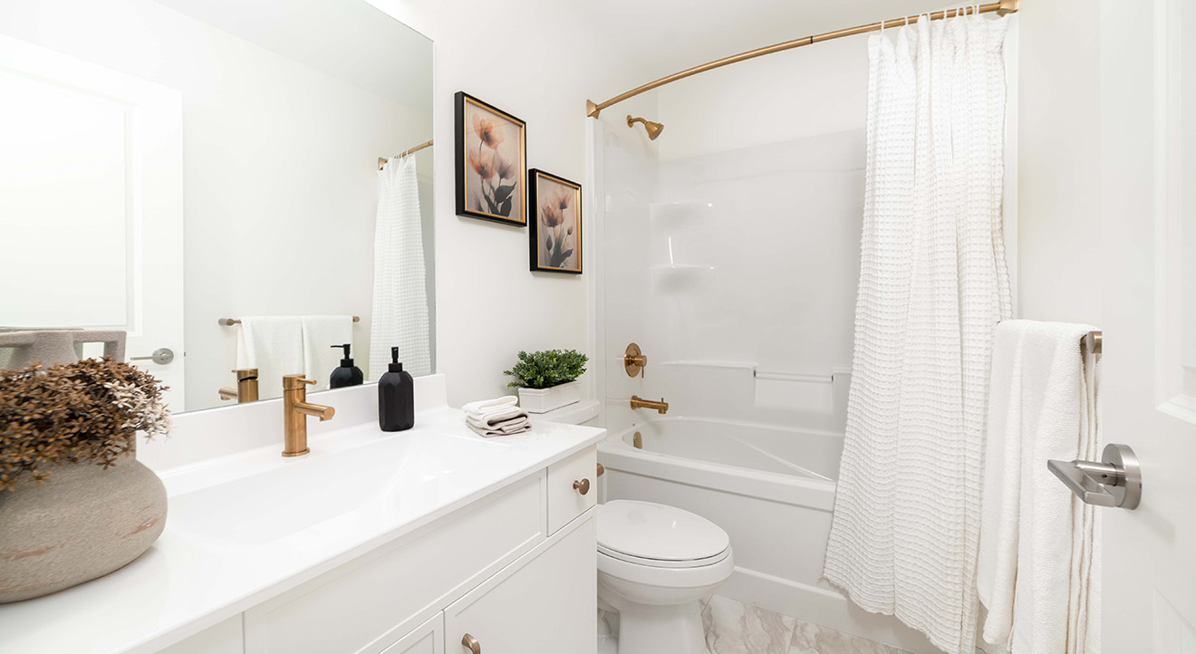 Dg15asecondfloorbath