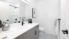 Dg47aupstairsmainbath