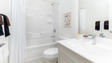 Dg7amainfloorfullbath